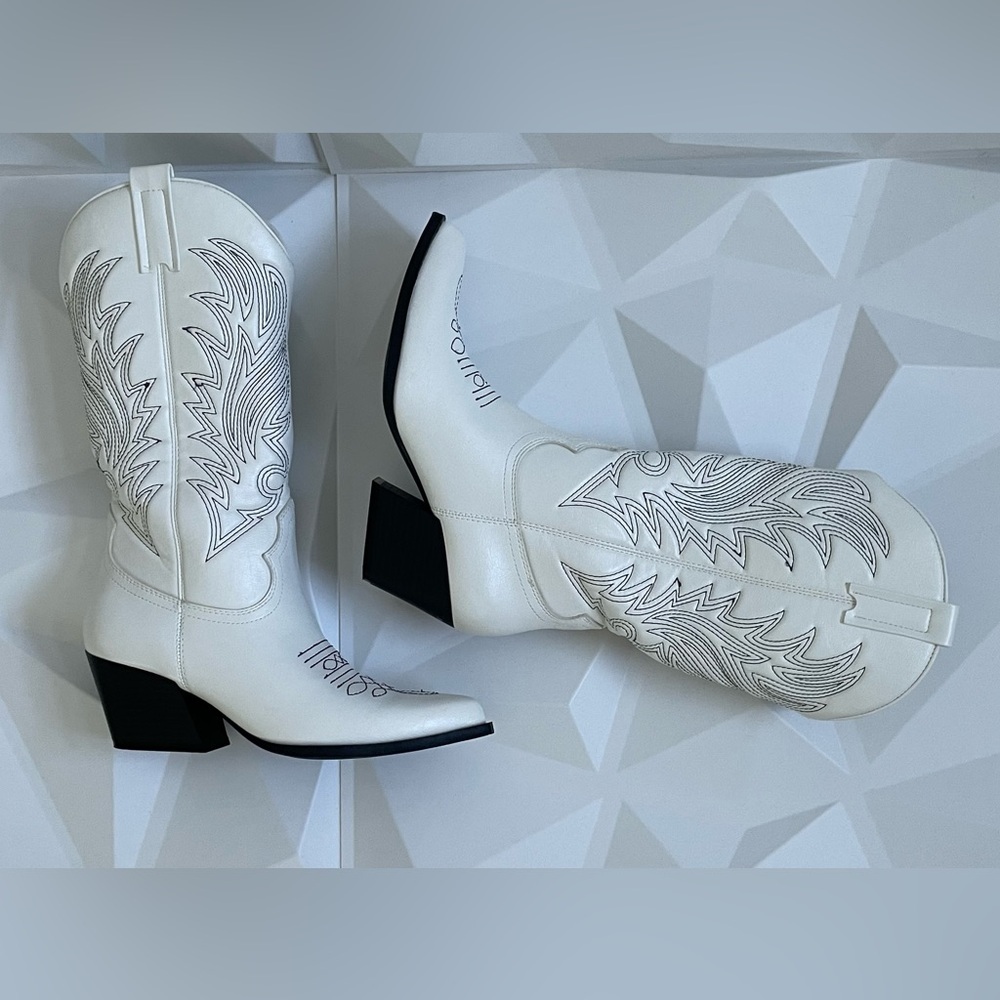 🤍ivory women's boots women’s 
Size: 6 - Picture 8 of 12